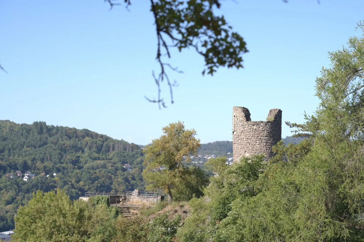 Alter Turm, weites Tal — Stille über dem Nahebergland Poster