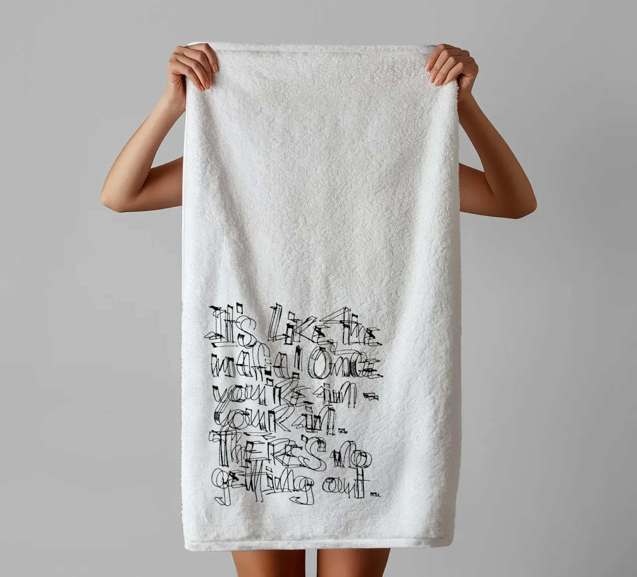 Surfing Poster, Poster Surfen, Surfposter mit Text, Surfer asciugamano da bagno da LIMITED EDITION LETTERS