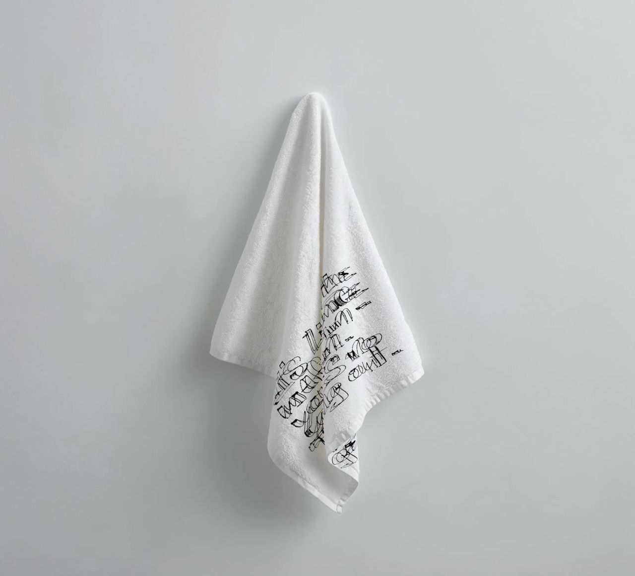 Surfing - if you are in, you are in. asciugamano da bagno da LIMITED EDITION LETTERS