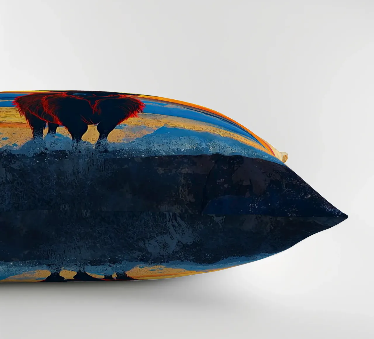 Mucca delle Highlands cuscino da Nikis Art Studio