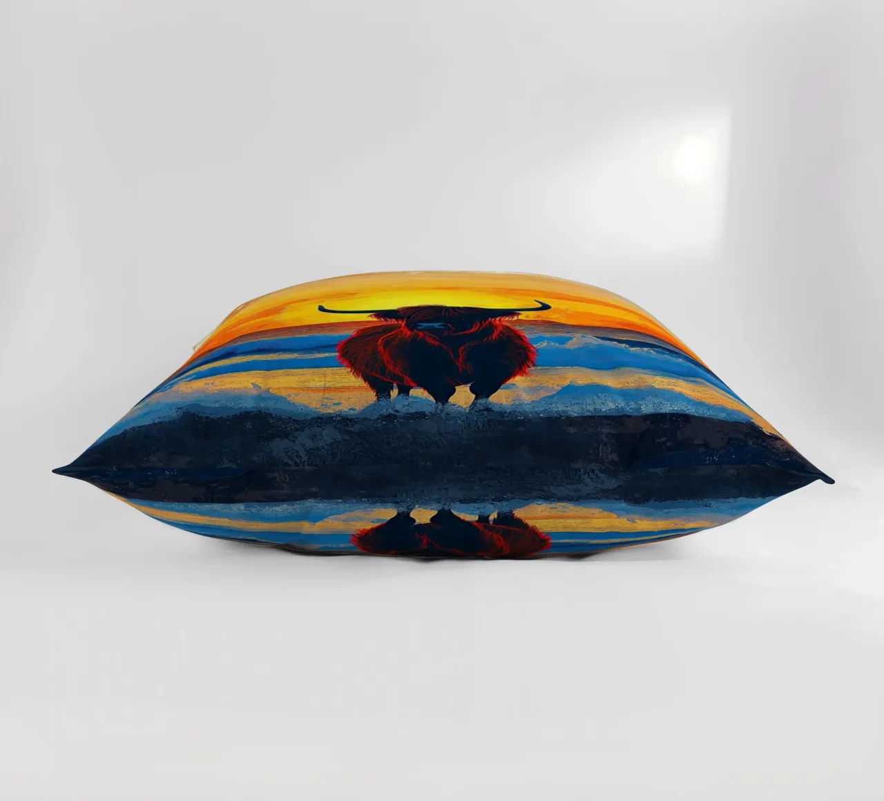 Mucca delle Highlands cuscino da Nikis Art Studio
