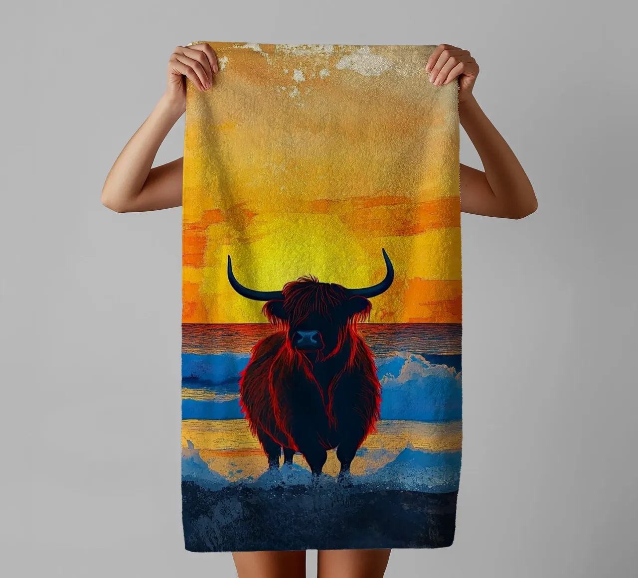Mucca delle Highlands asciugamano da bagno da Nikis Art Studio