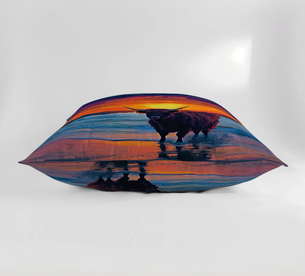 Mucca delle Highlands cuscino da Nikis Art Studio