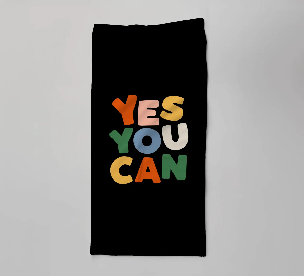 Yes You Can Design tipografico colorato asciugamano da bagno da THE MOTIVATED TYPE
