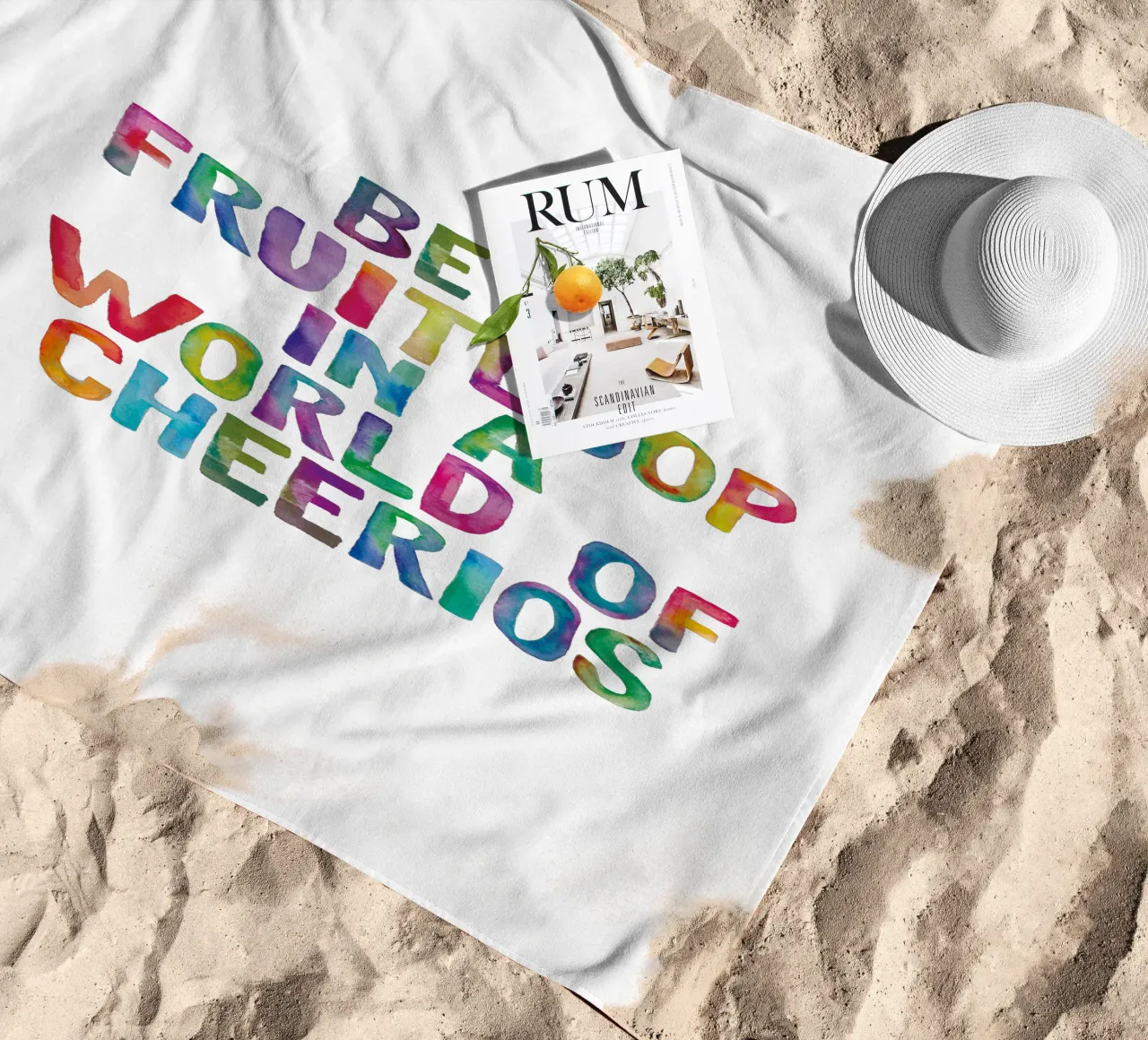 Sii un Fruitloop in un mondo di Cheerios Tipografia arcobaleno telo mare da THE MOTIVATED TYPE