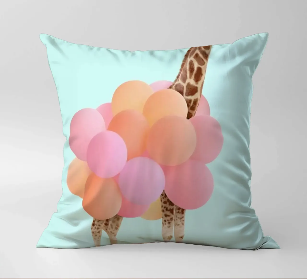 Party Giraffe cuscino da Paul Fuentes Design