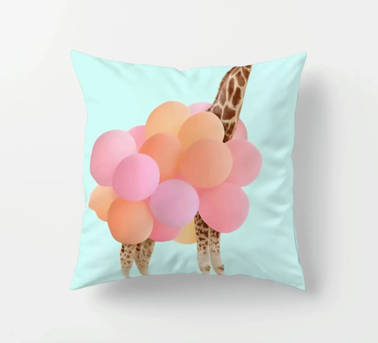 Party Giraffe cuscino da Paul Fuentes Design
