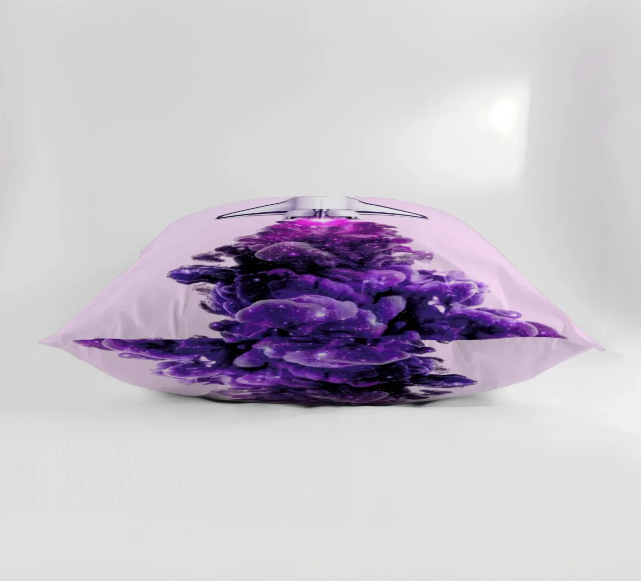 Spaceship cuscino da Paul Fuentes Design