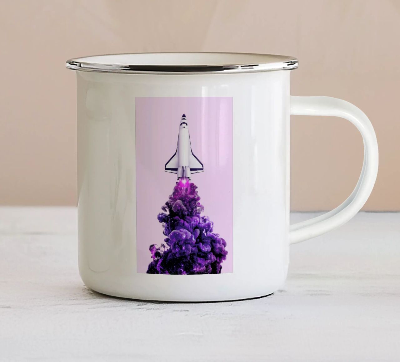 Spaceship tazza in smalto da Paul Fuentes Design
