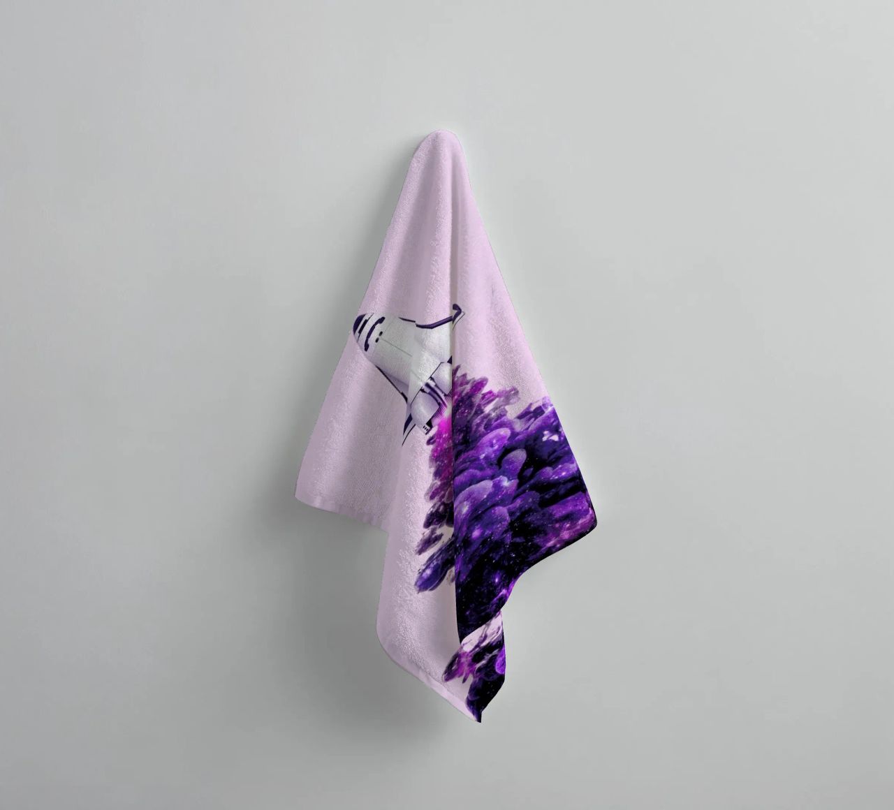Spaceship toalla de baño de Paul Fuentes Design