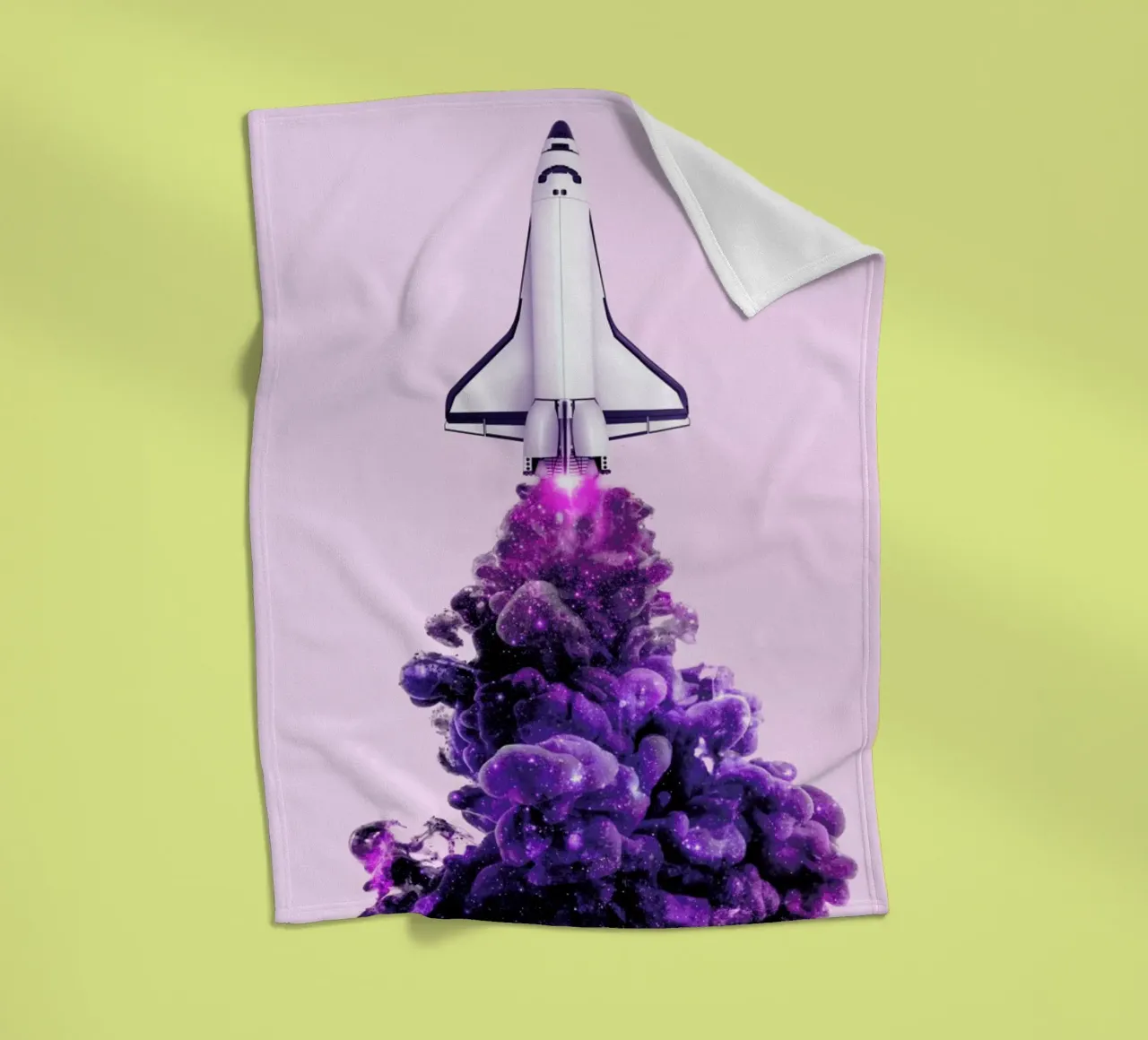 Spaceship coperta in pile da Paul Fuentes Design