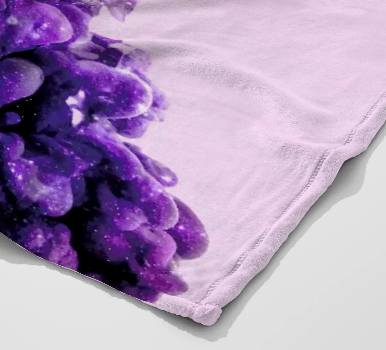 Spaceship coperta in pile da Paul Fuentes Design