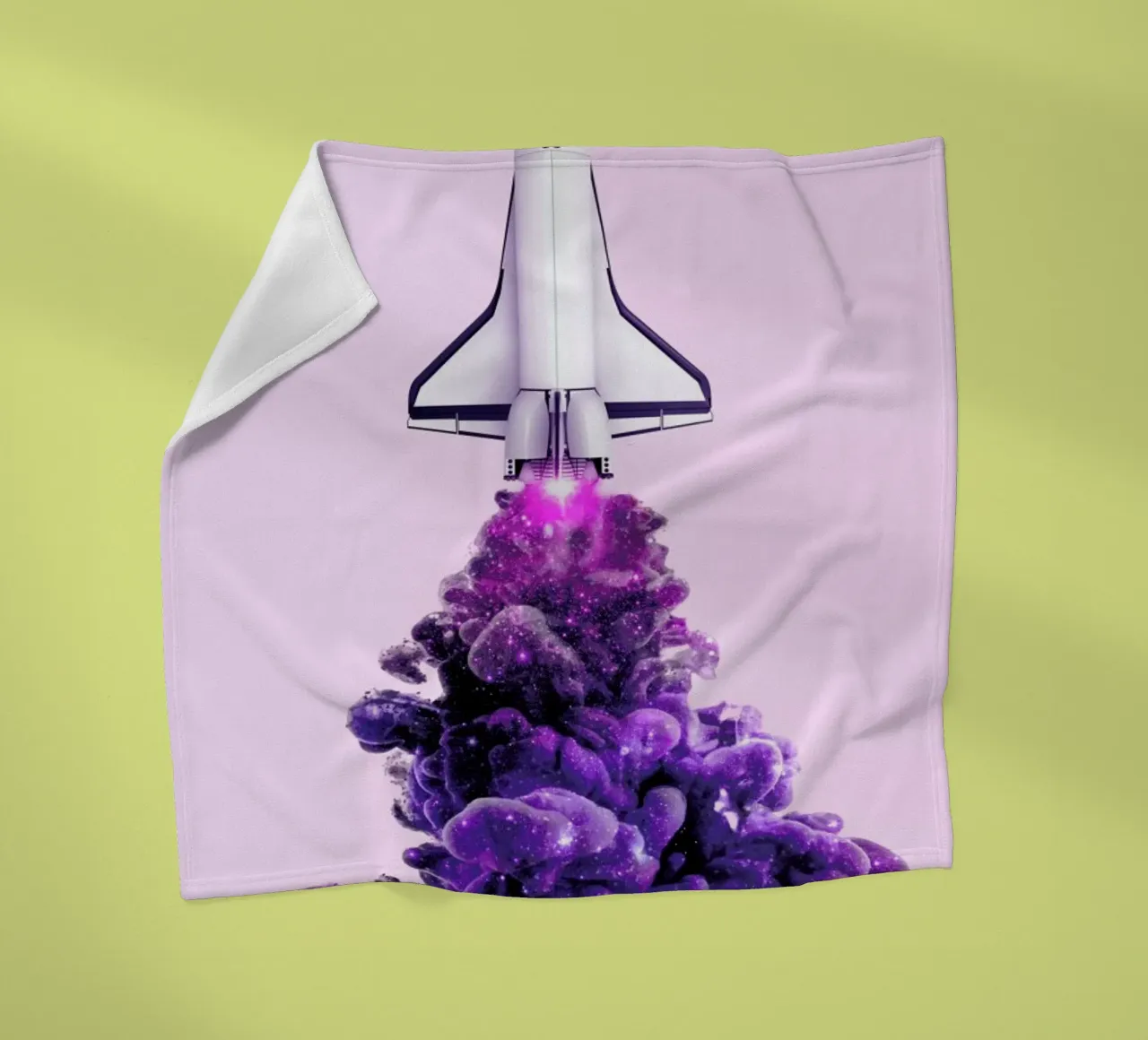 Spaceship coperta in pile da Paul Fuentes Design