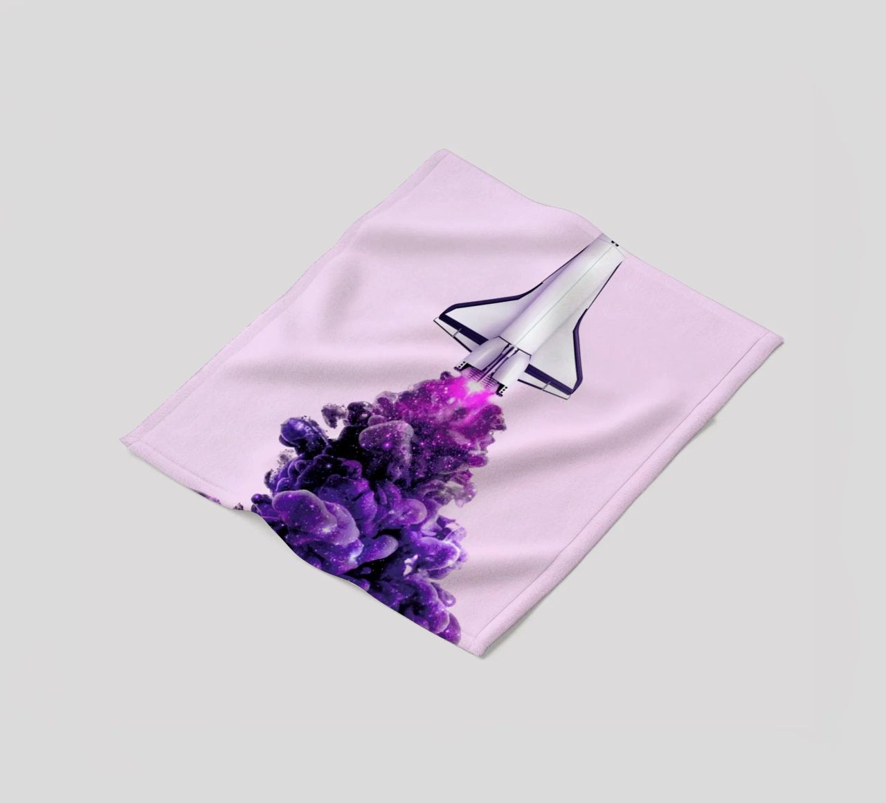 Spaceship coperta in pile da Paul Fuentes Design