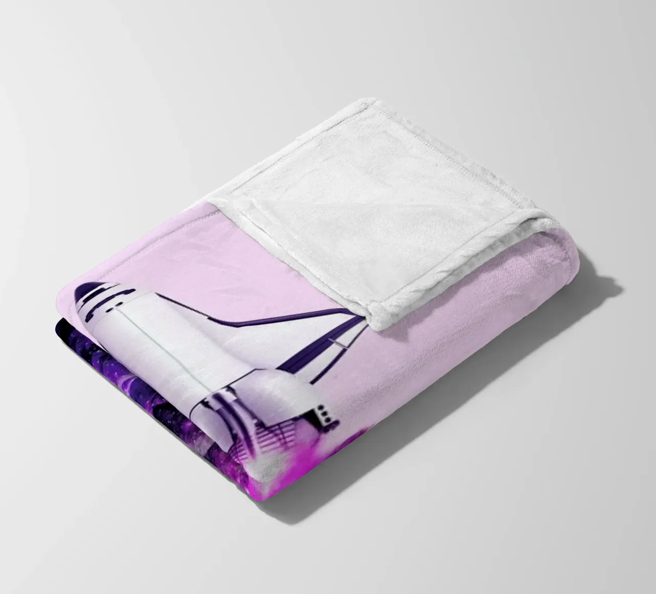 Spaceship coperta in pile da Paul Fuentes Design