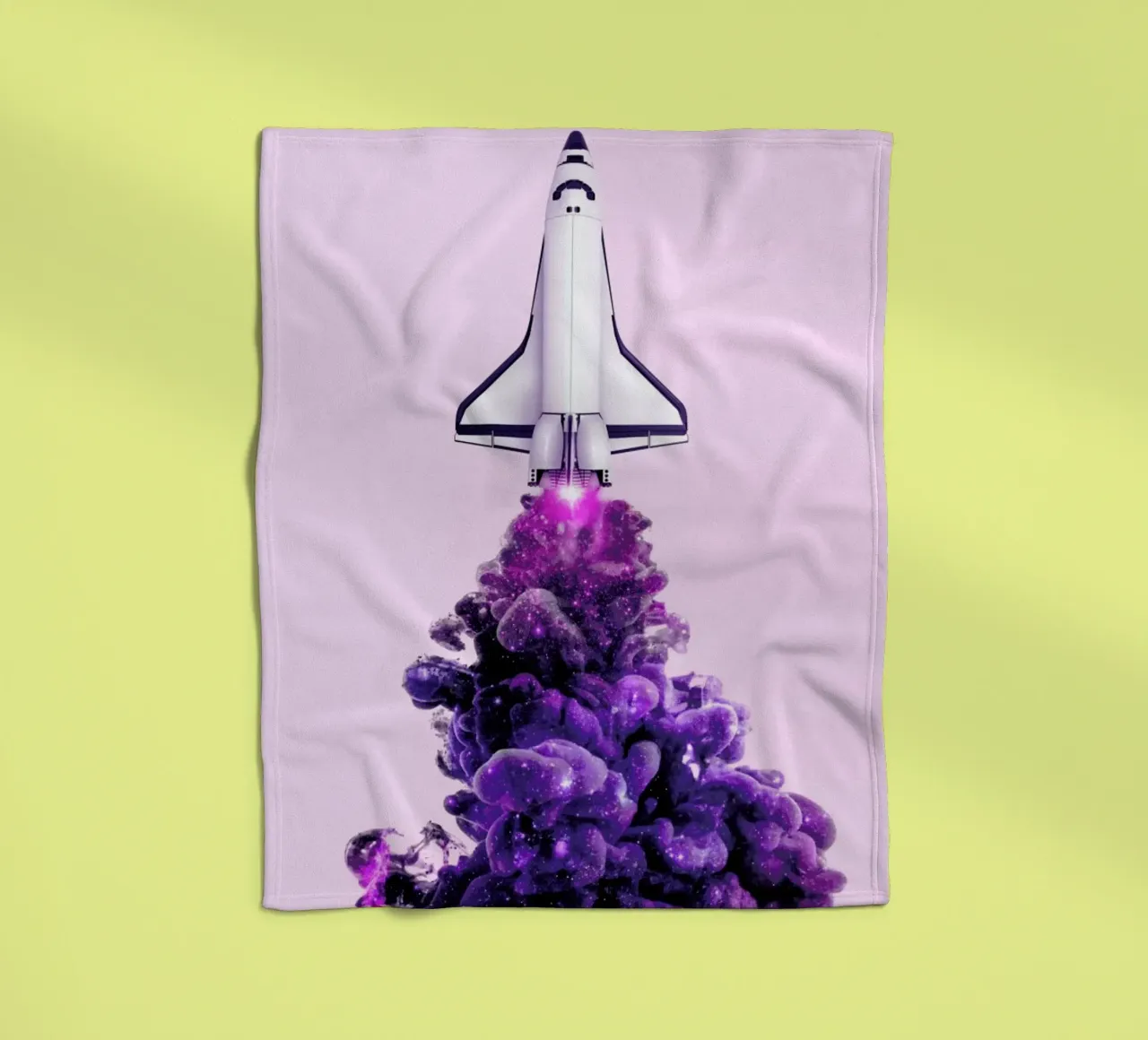 Spaceship coperta in pile da Paul Fuentes Design