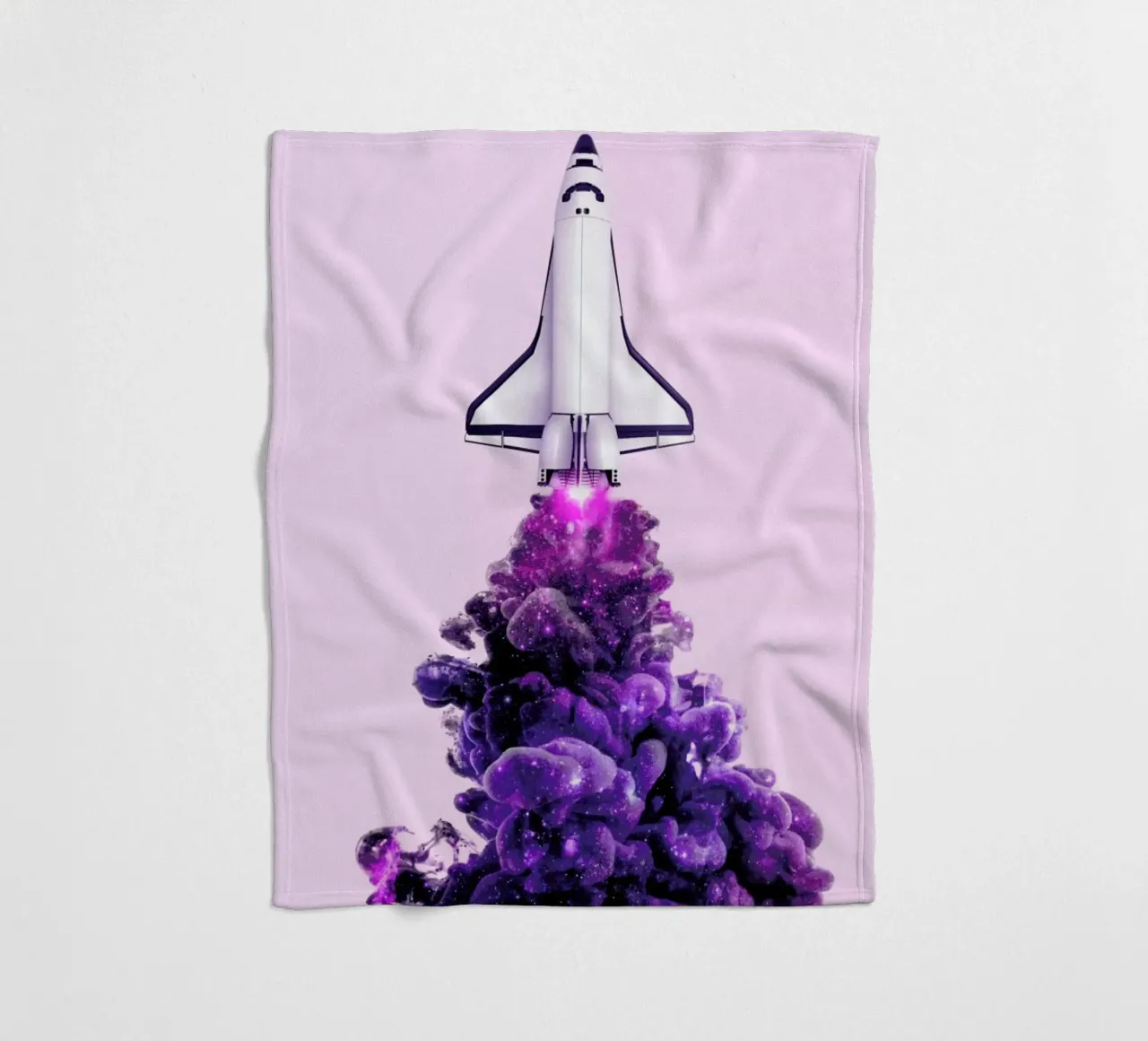 Spaceship coperta in pile da Paul Fuentes Design