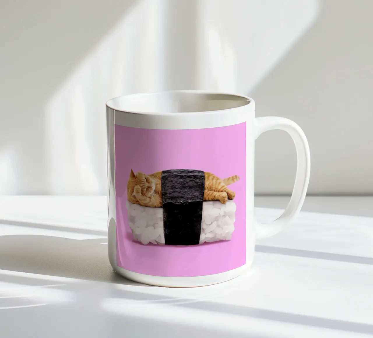Sushi Cat tazza in ceramica da Paul Fuentes Design