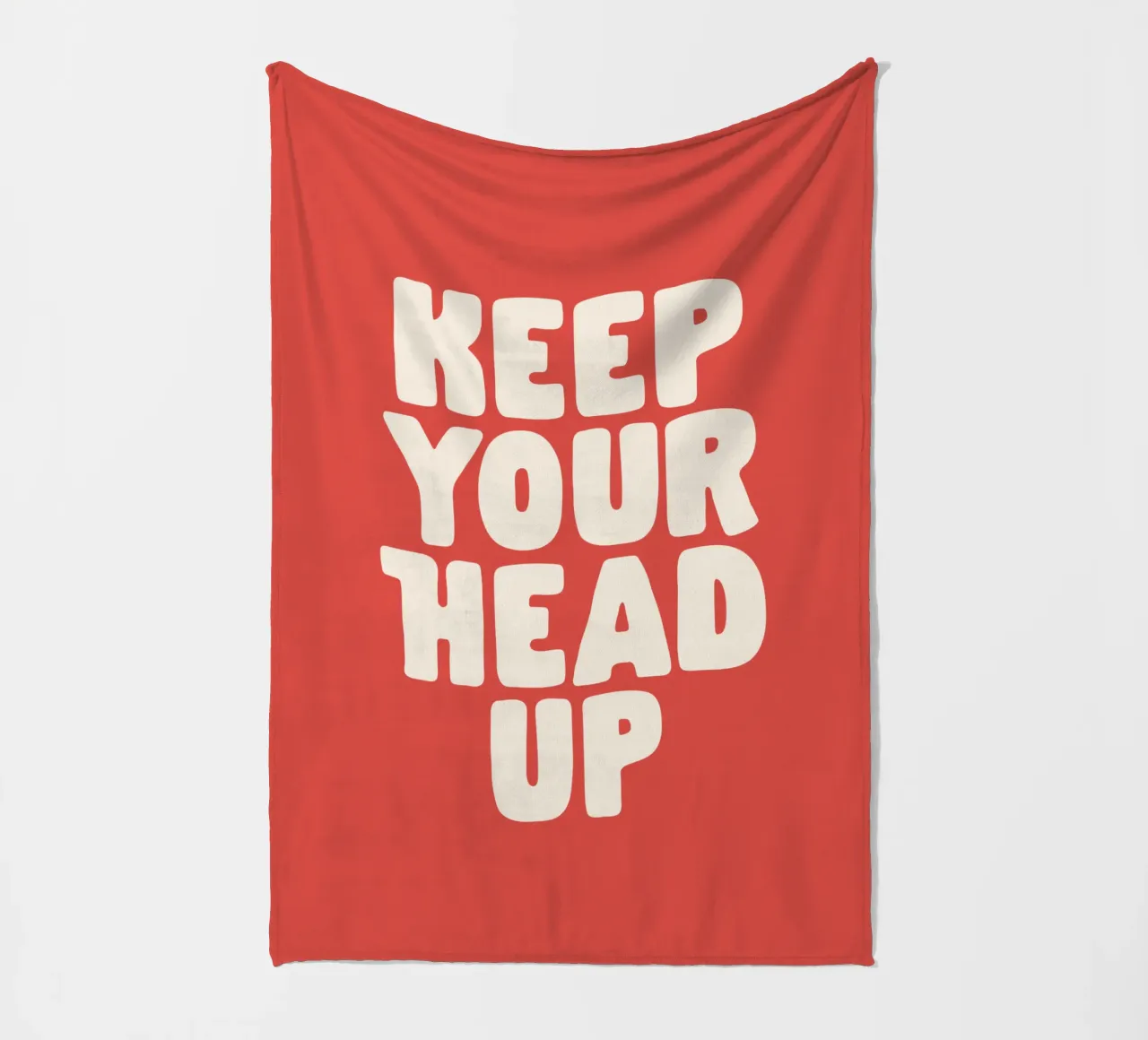Design tipografico ottimistico "Keep Your Head Up" (Tieni la testa alta) coperta in pile da THE MOTIVATED TYPE