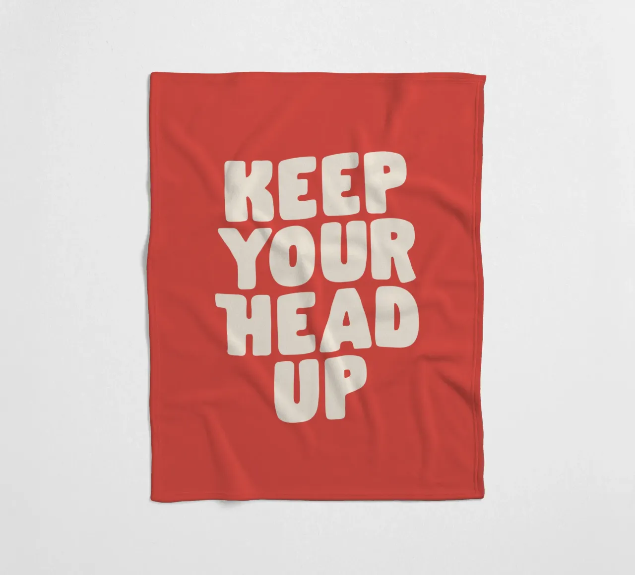 Design tipografico ottimistico "Keep Your Head Up" (Tieni la testa alta) coperta in pile da THE MOTIVATED TYPE