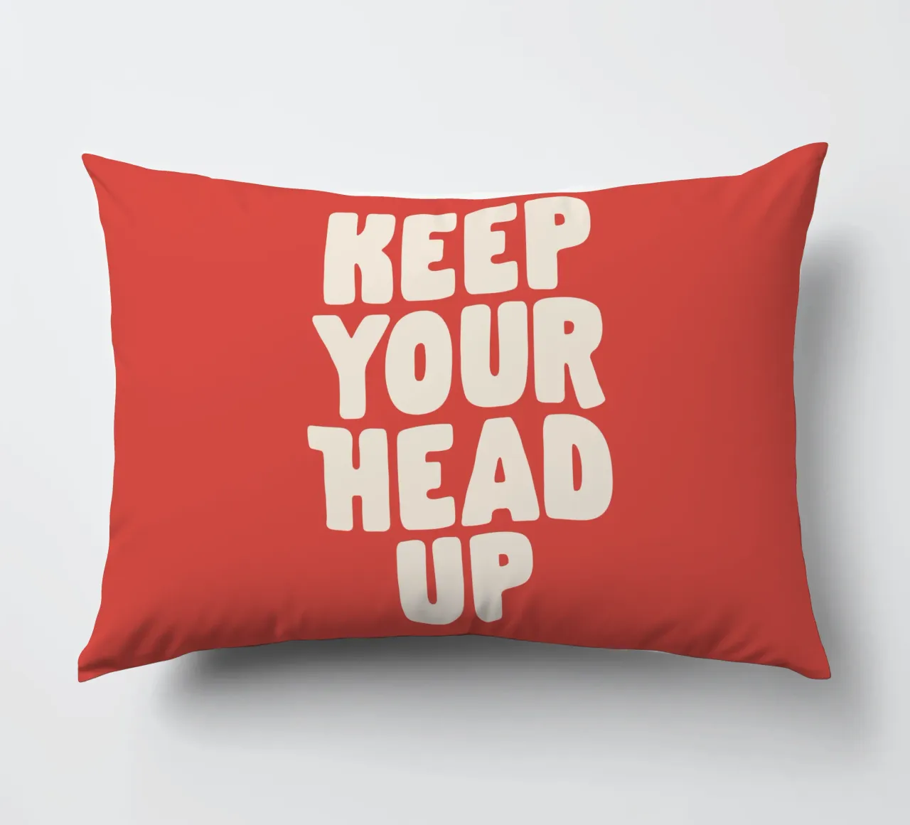 Design tipografico ottimistico "Keep Your Head Up" (Tieni la testa alta) cuscino da THE MOTIVATED TYPE