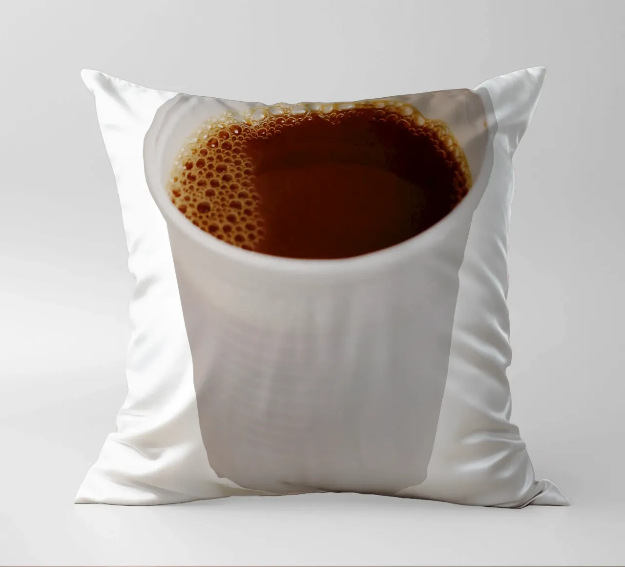 Caffè di plastica cuscino da Simon Koy