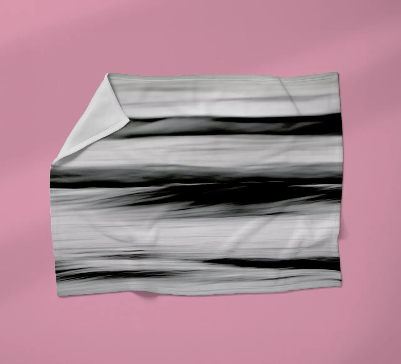 Waves Black & White coperta in pile da Tal Paz-Fridman
