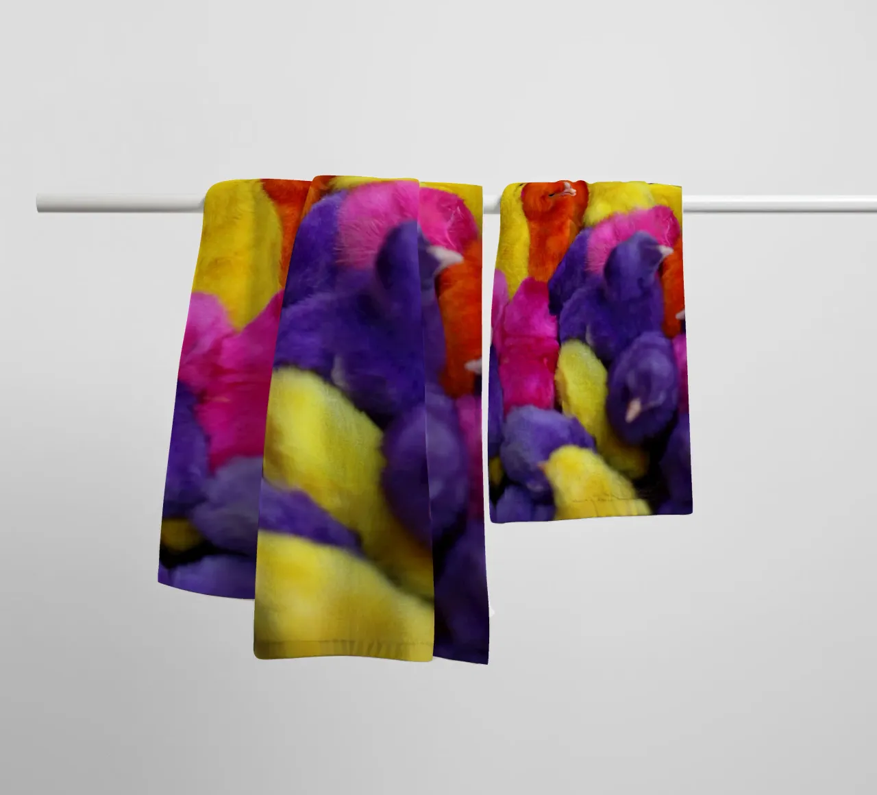 Pulcini colorati asciugamano da bagno da Simon Koy