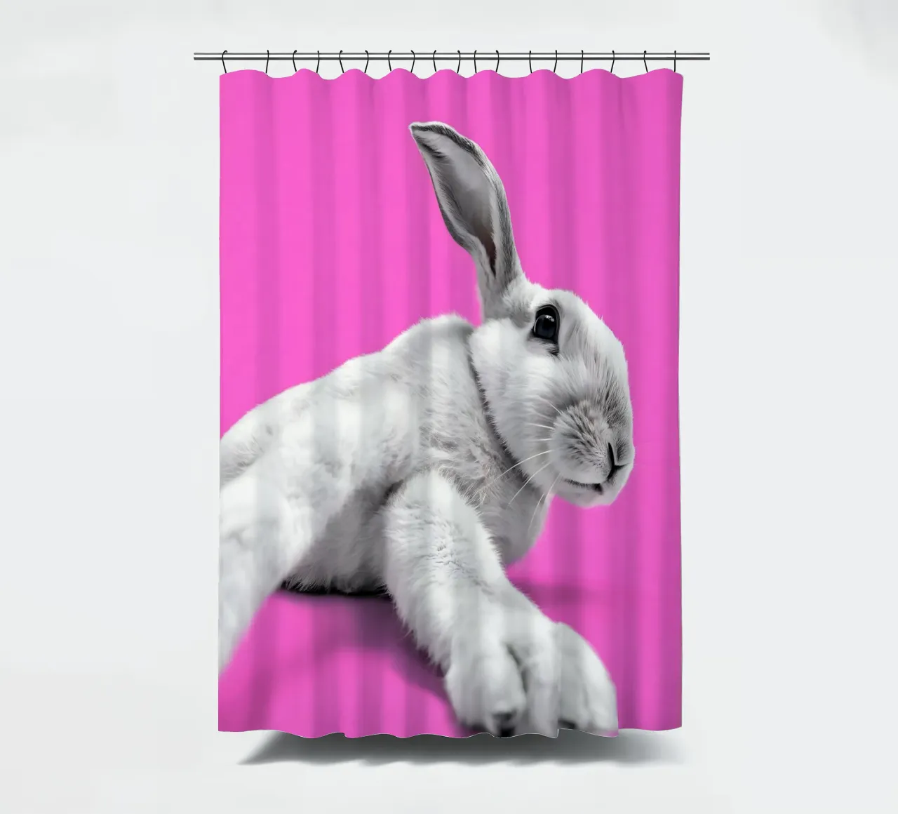 Coniglietto moderno pop art in scena rosa tenda da doccia da Studio Mooodz
