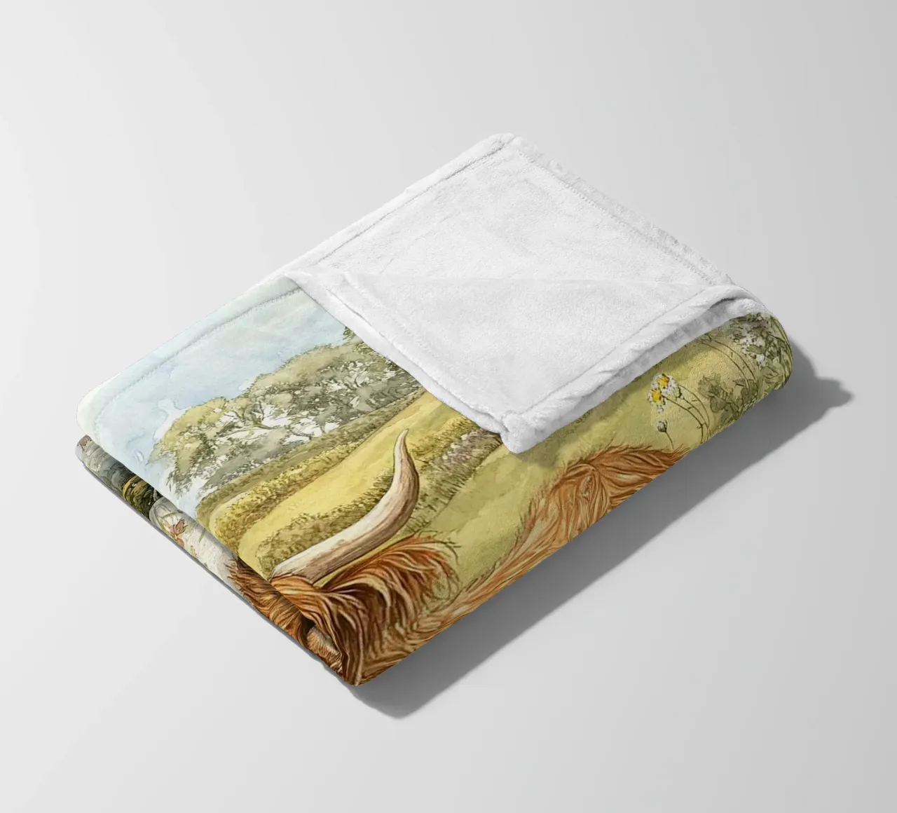 Mucca Highland nella vasca da bagno coperta in pile da Nikis Art Studio
