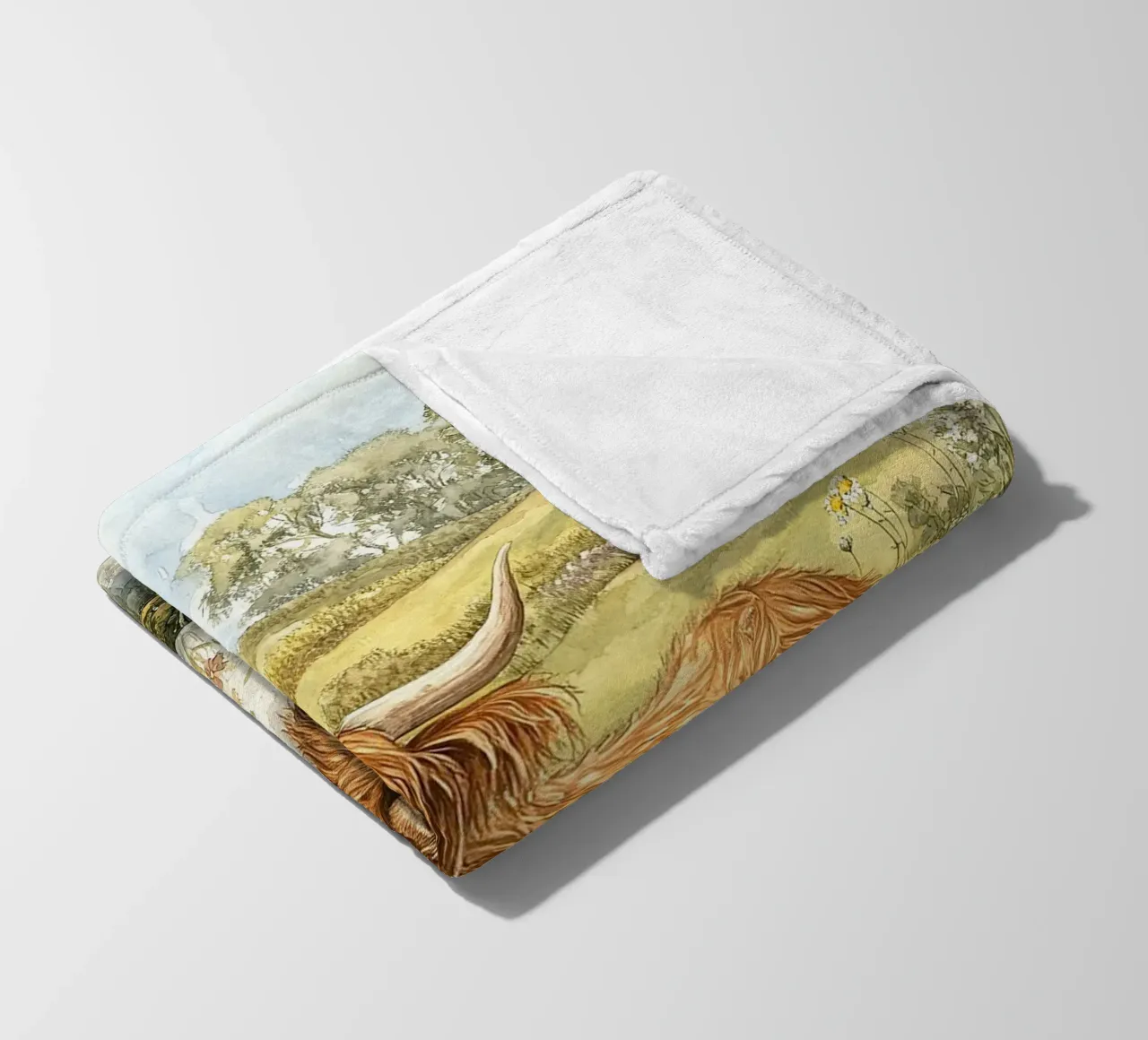 Mucca Highland nella vasca da bagno coperta in pile da Nikis Art Studio