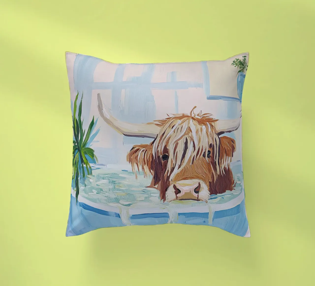Mucca Highland nella vasca da bagno cuscino da Nikis Art Studio