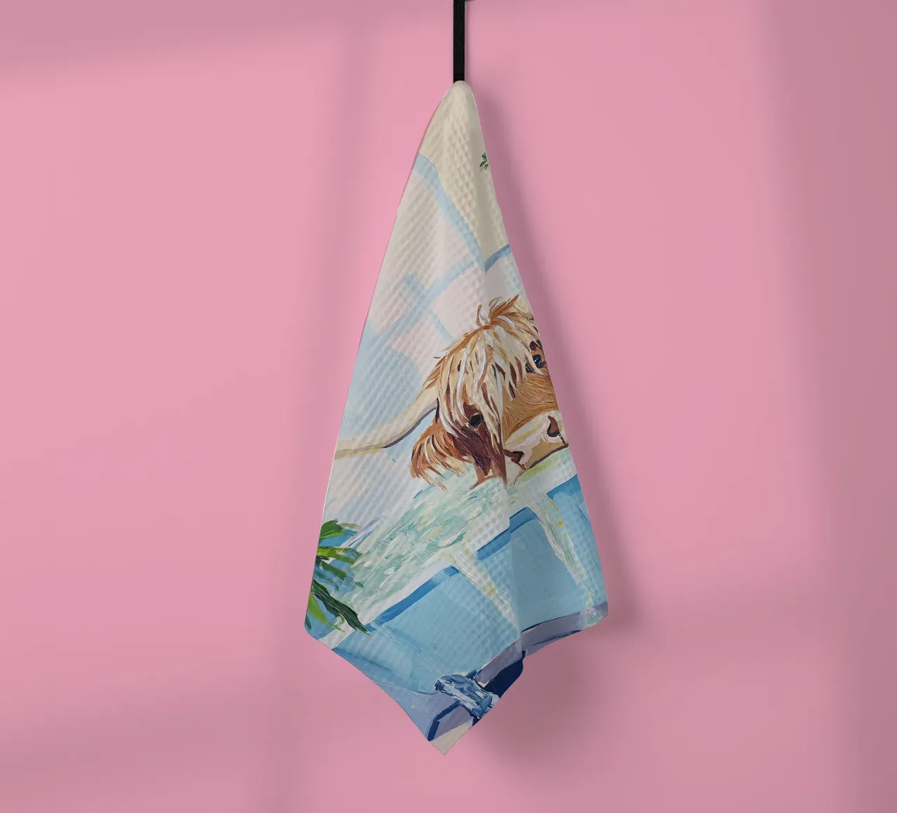 Mucca Highland nella vasca da bagno canovaccio da cucina da Nikis Art Studio