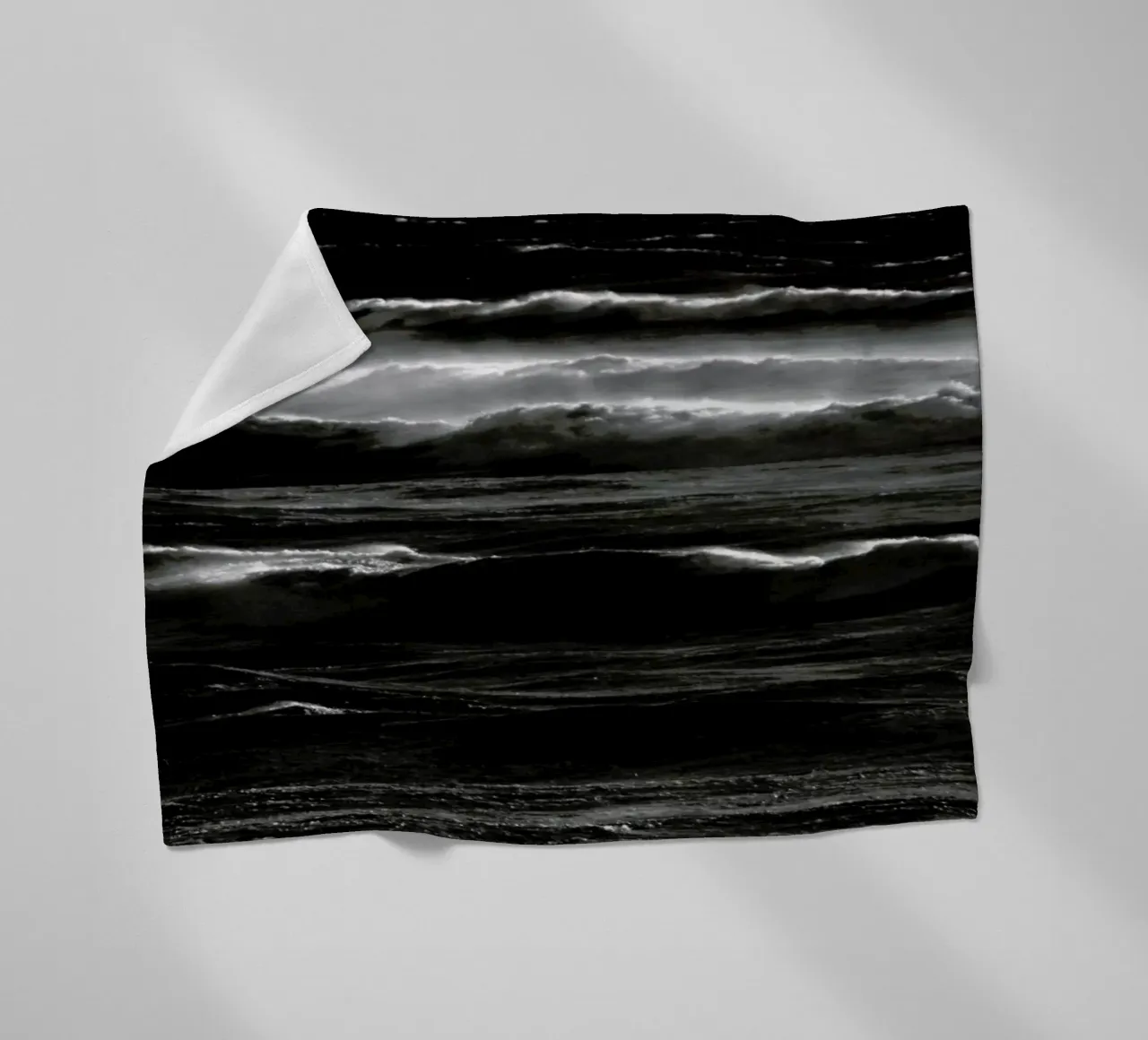 Heart of the Sea coperta in pile da Tal Paz-Fridman