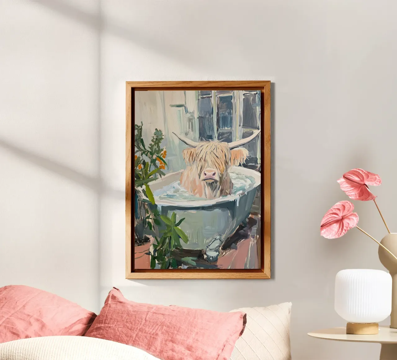Mucca Highland nella vasca da bagno alluminio dibond da Nikis Art Studio
