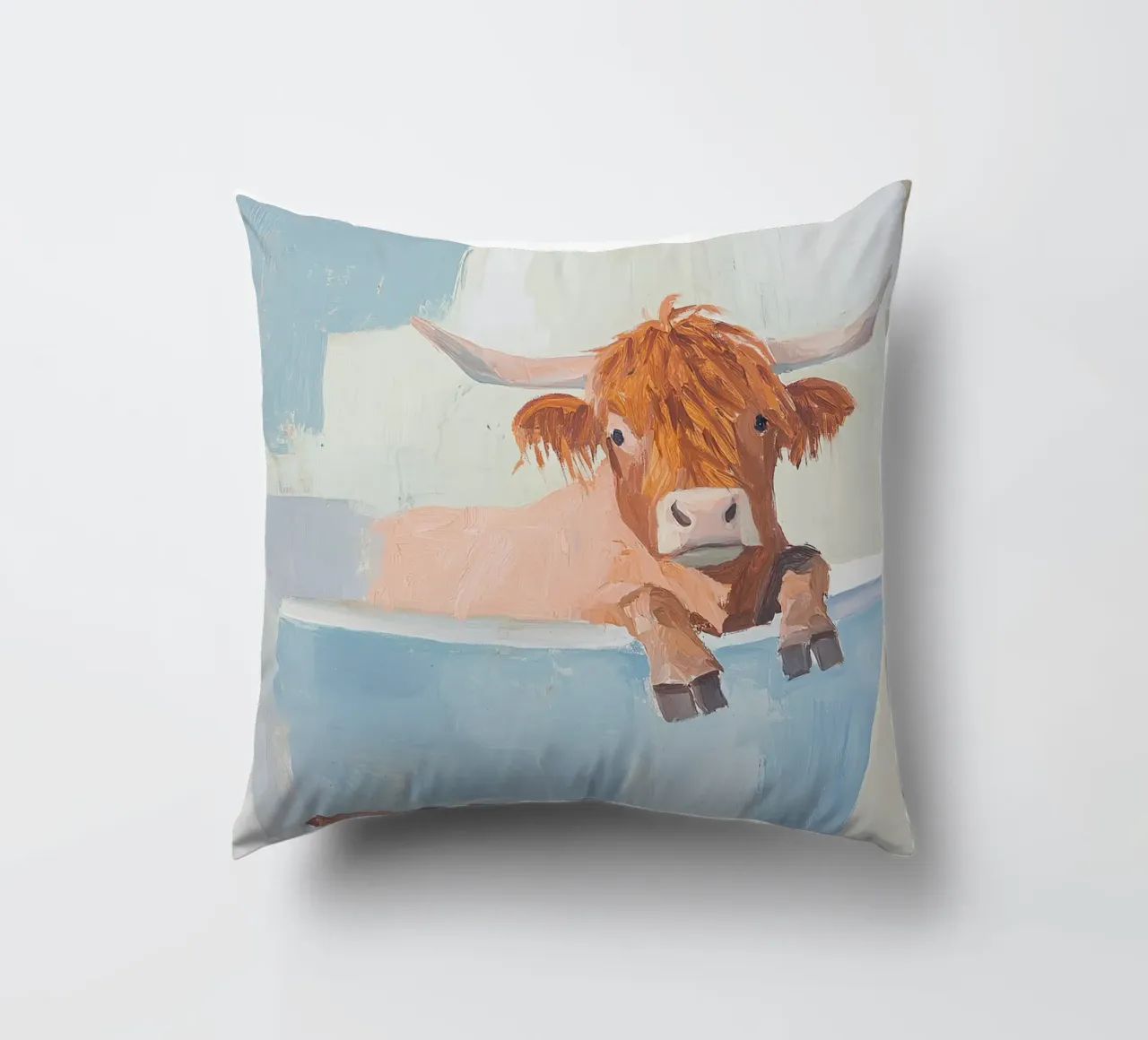 Mucca Highland nella vasca da bagno cuscino da Nikis Art Studio