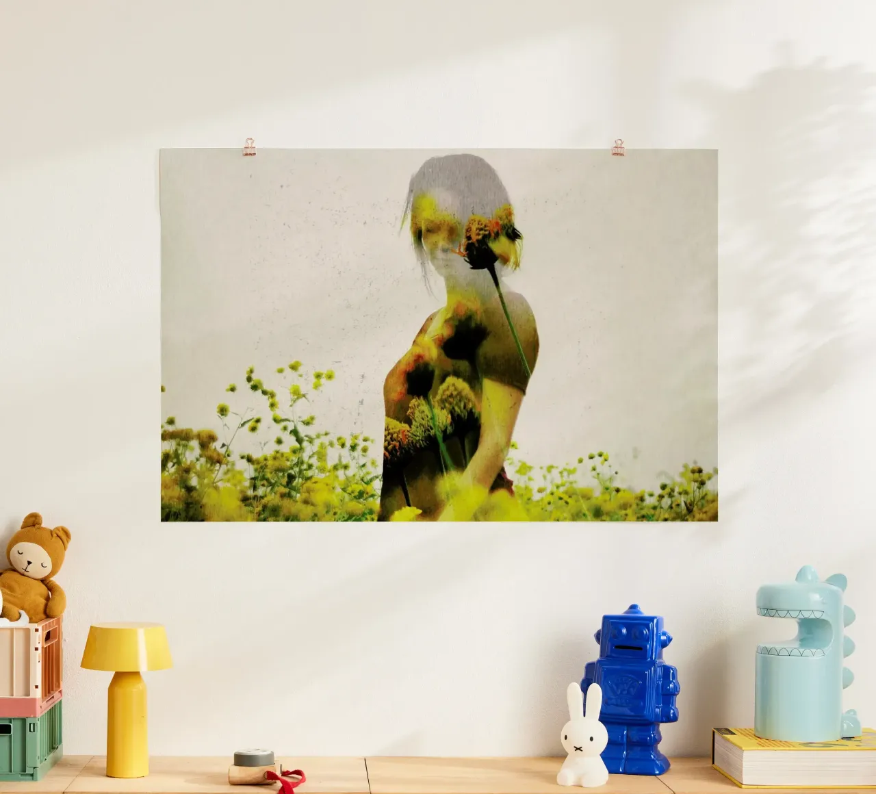 Yellow Meadow poster con telaio in legno da Davies Babies