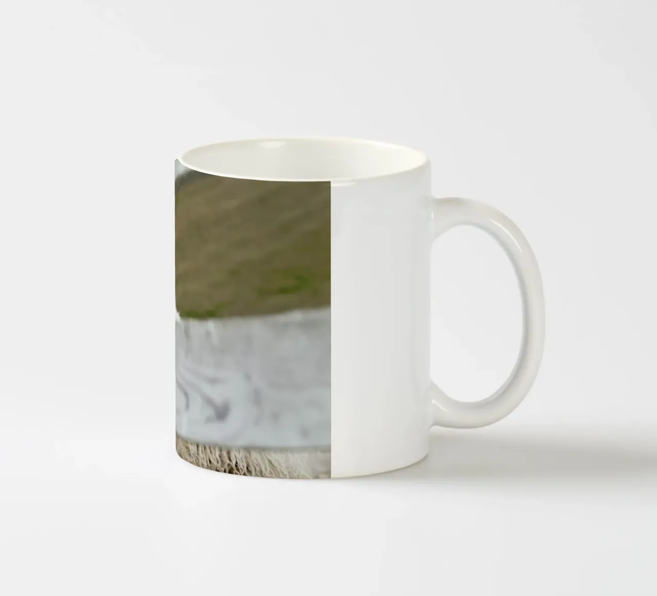Watch Closely tazza in ceramica da Nur Mut