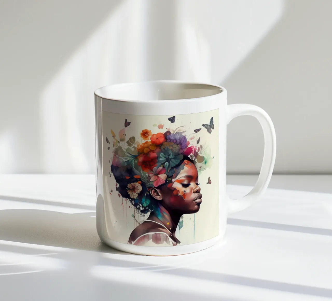 Farfalla acquerellata Donna africana tazza in ceramica da Chromatic Fusion Studio