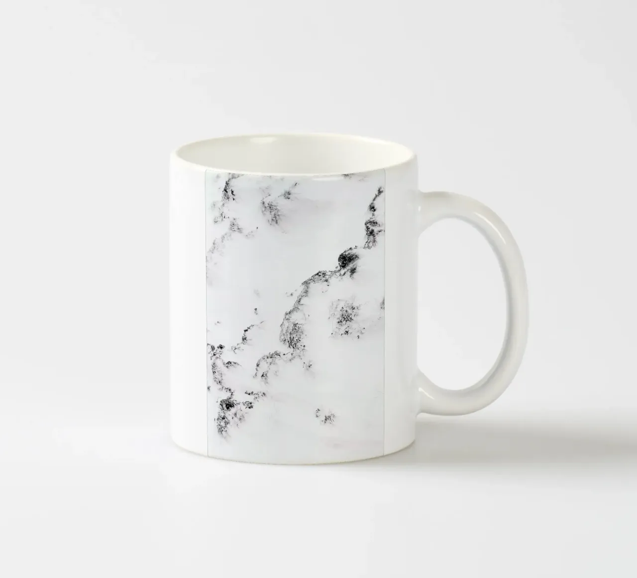 Waves Keramik Tasse von Picture On The Fridge