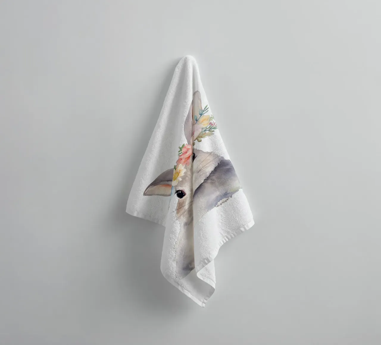 Coniglietto con corona di fiori, acquerello per bambini della scuola materna asciugamano da bagno da Little Lila