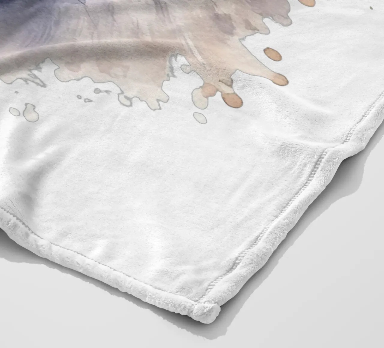 Illustrazione di lupo ad acquerello con corona di fiori coperta in pile da Little Lila
