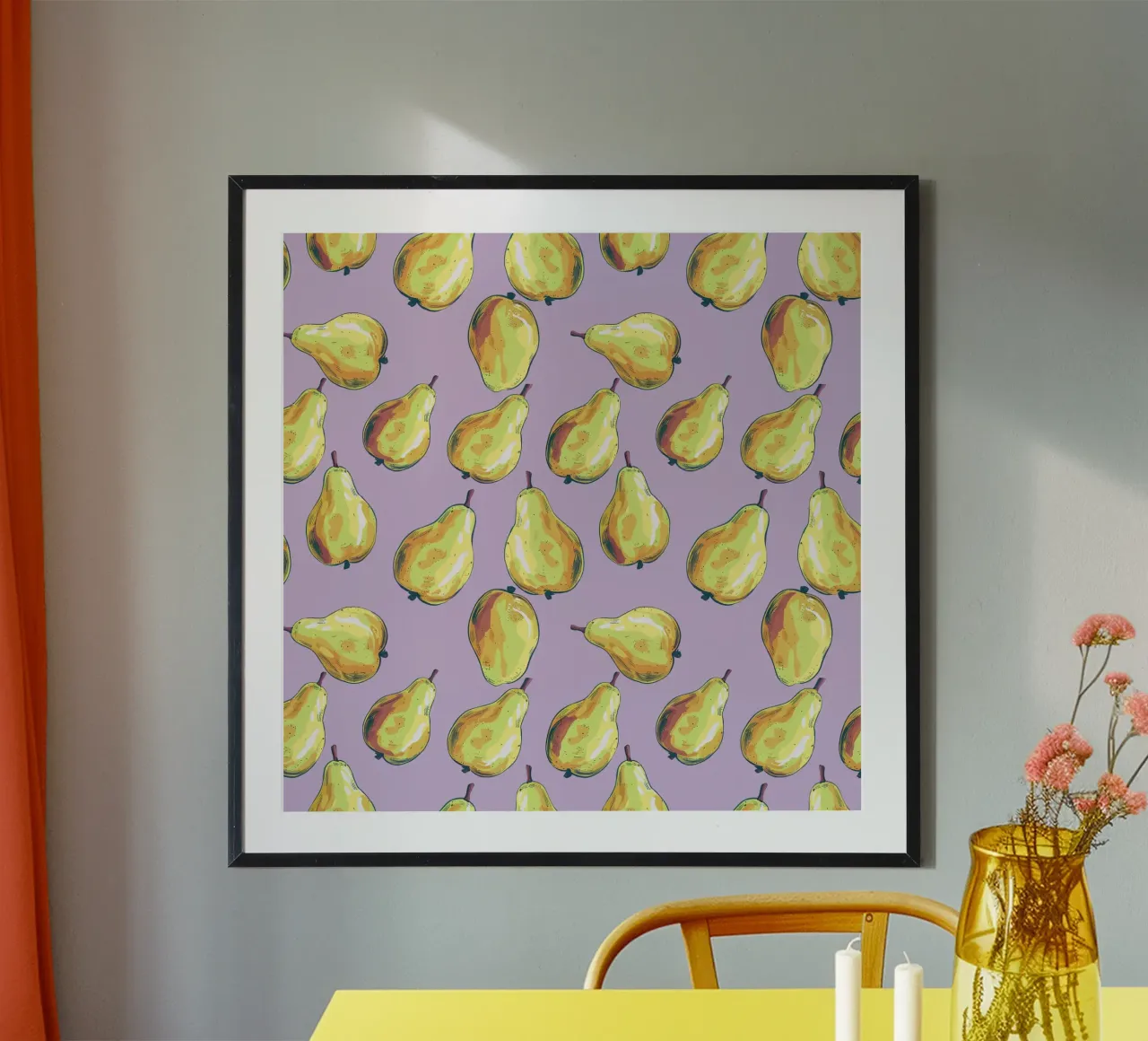 Collezione di pere gialle poster con telaio in legno da Cat Grafic Design