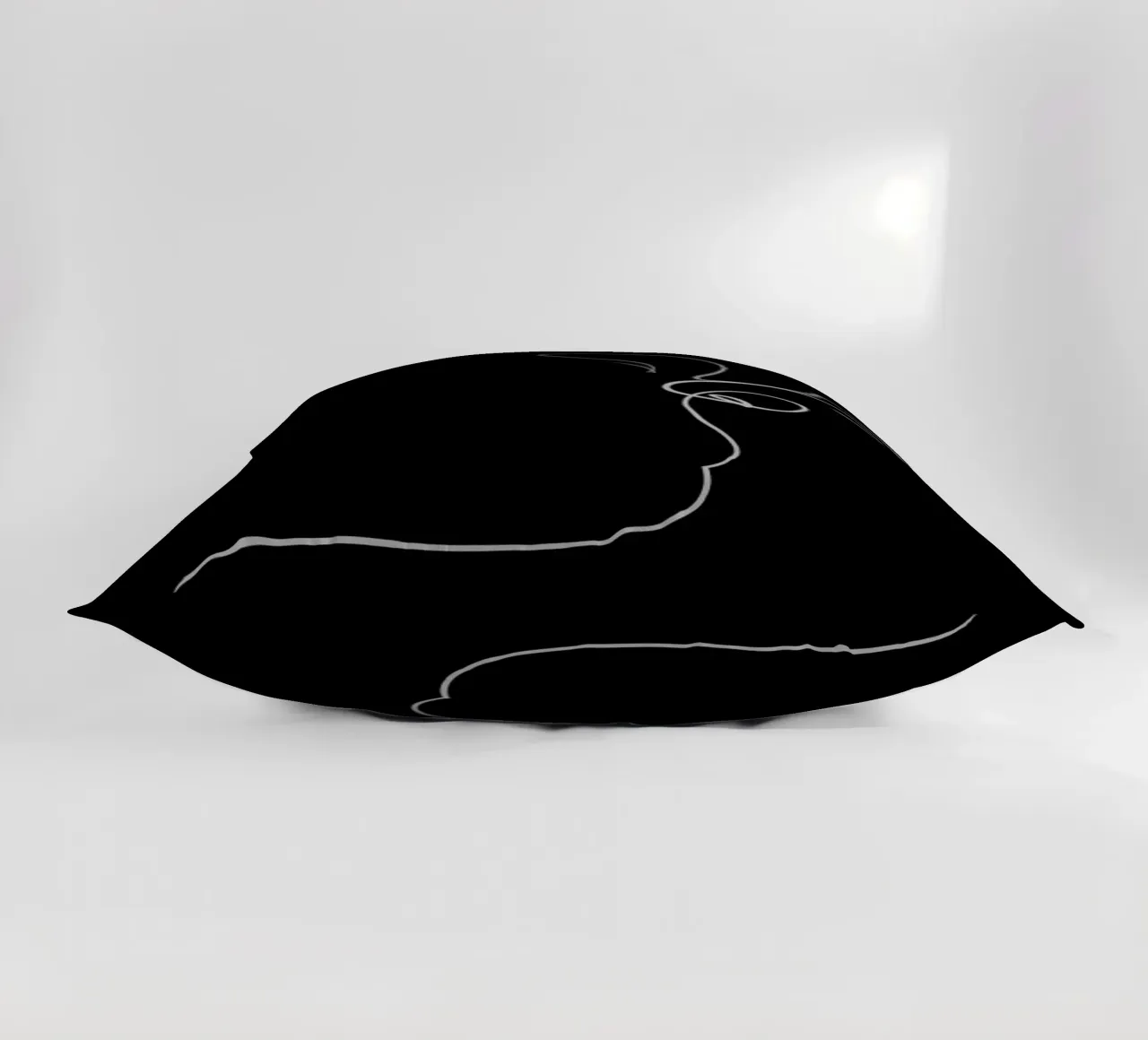 First Kiss of 2016 Noir cuscino da Quibe