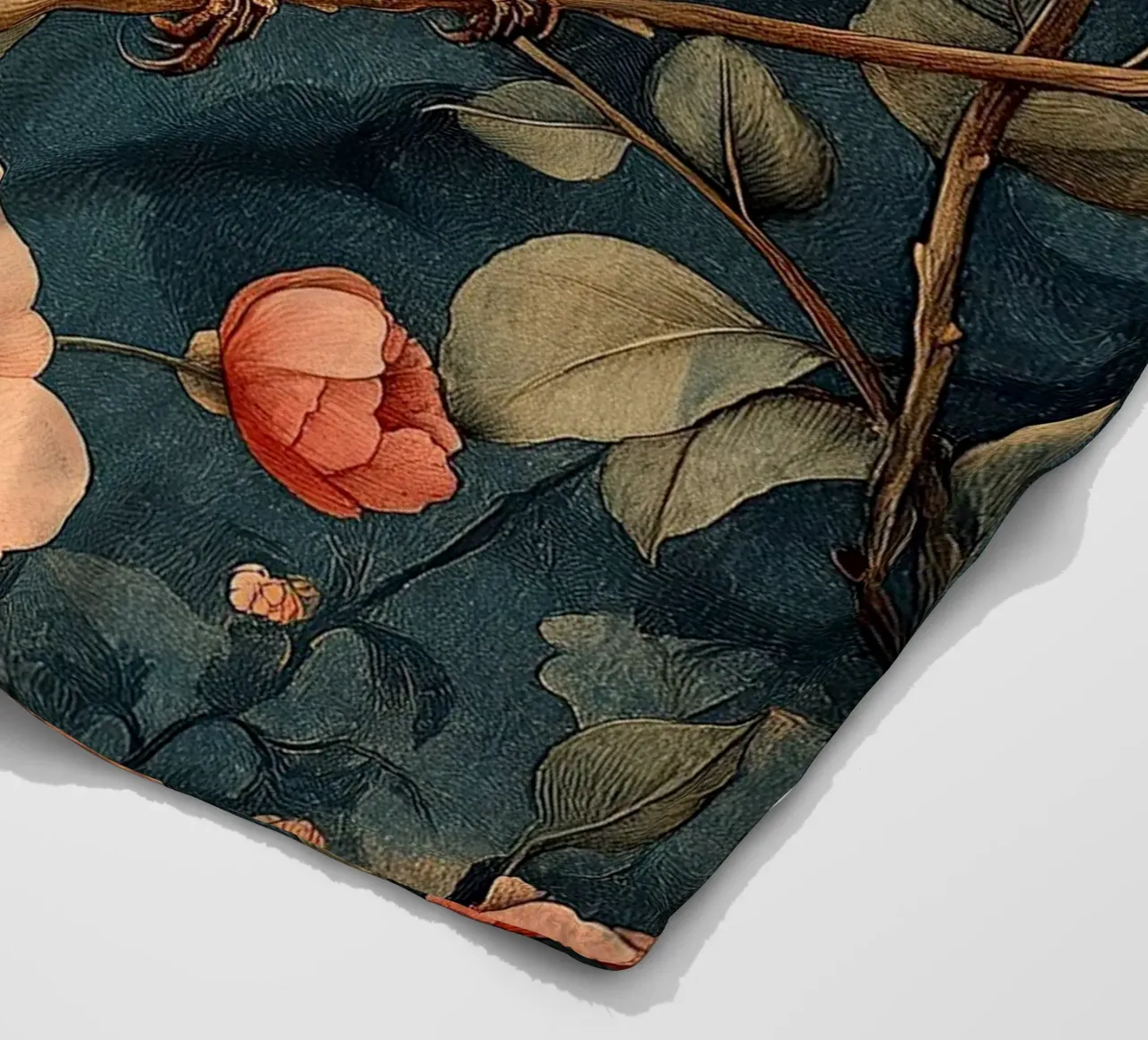 William Morris "Battito d'ali in una danza di foglie". coperta in pile da Botanical Art Studio