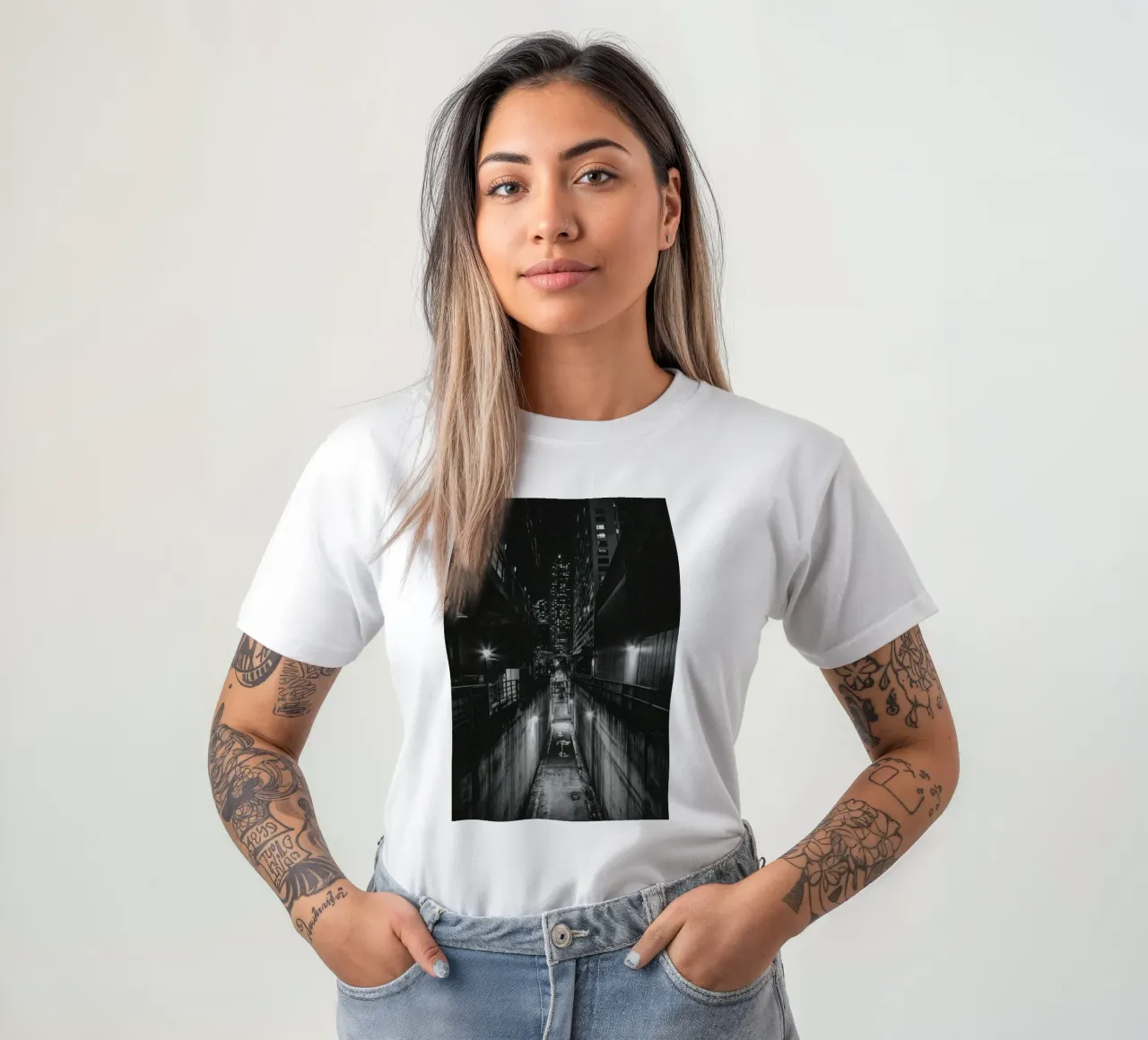 Bangkok Nocturne : De gloed van schaduwen t-shirt van By Night