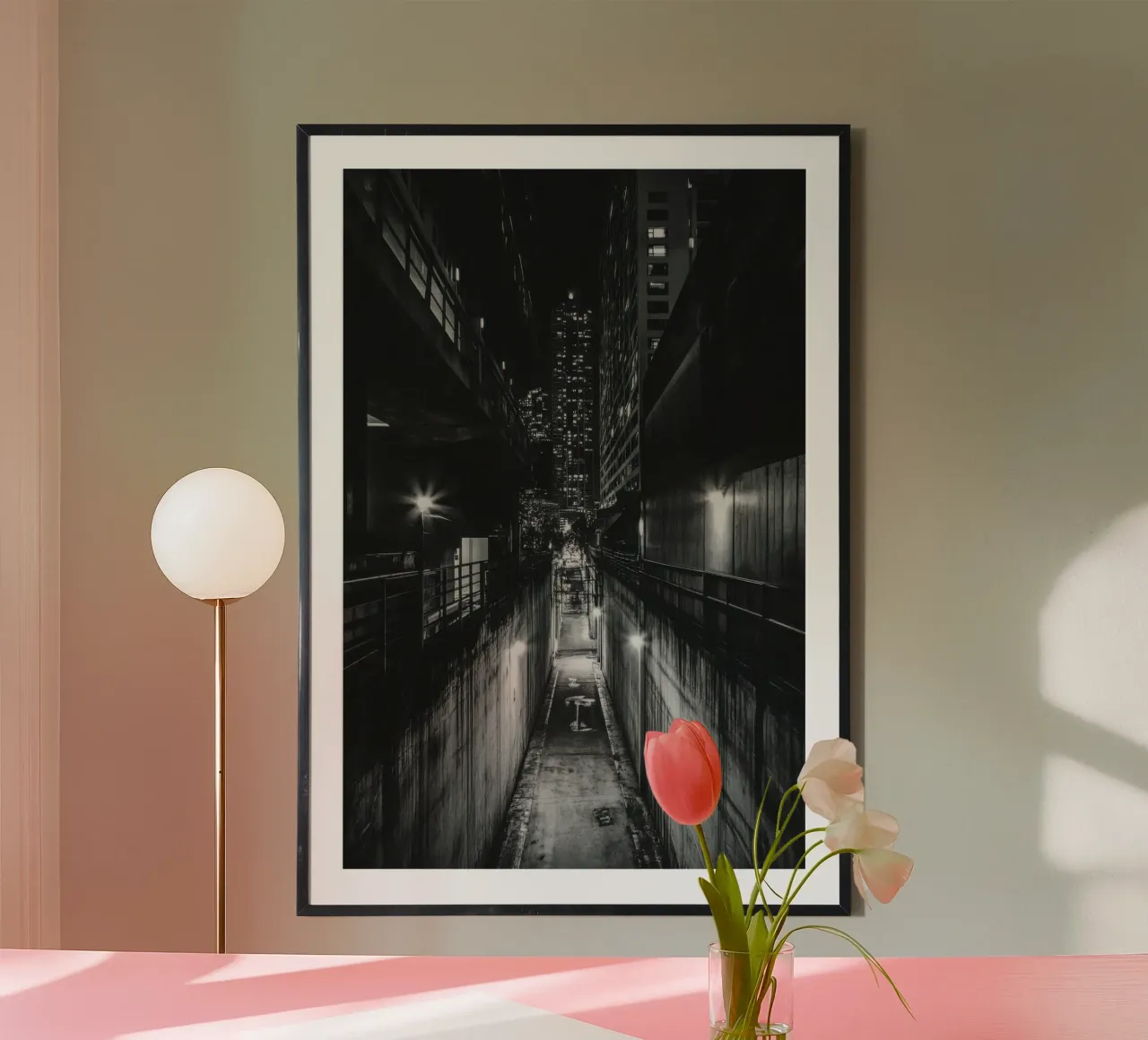 Bangkok Nocturne : De gloed van schaduwen poster van By Night