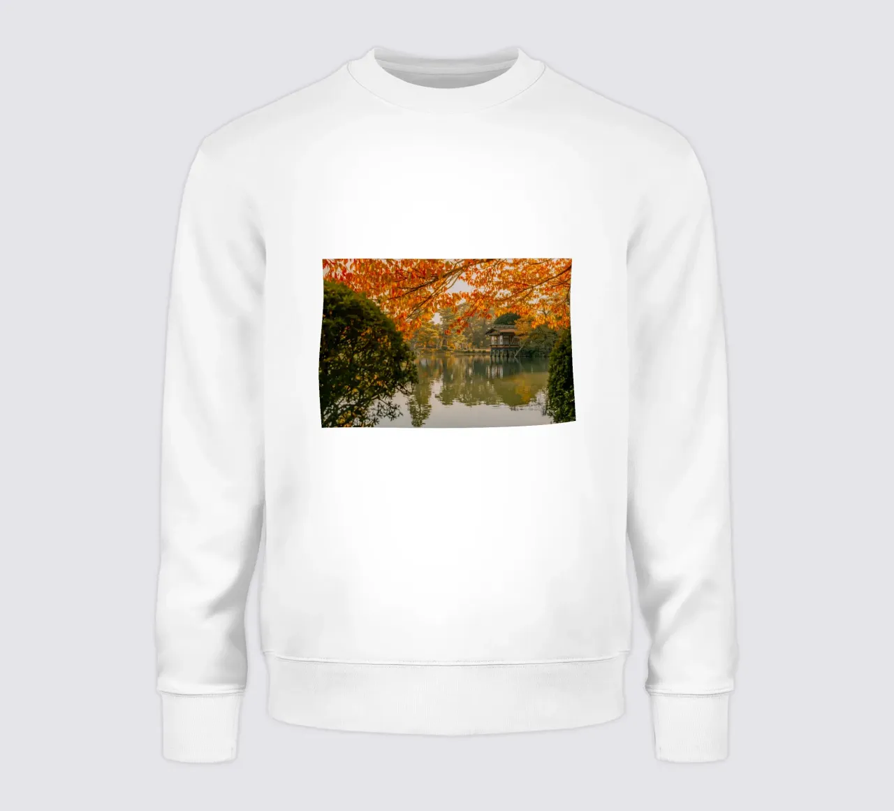 Laghetto giapponese d'autunno a Kanazawa felpa da Marcel Bisig