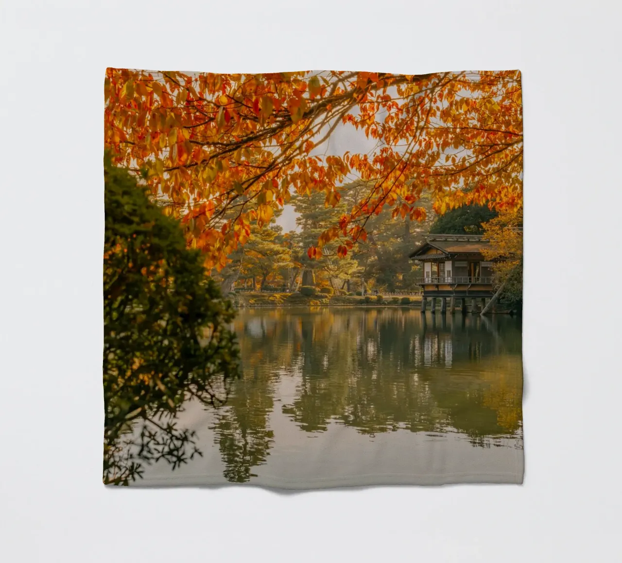 Laghetto giapponese d'autunno a Kanazawa coperta in pile da Marcel Bisig