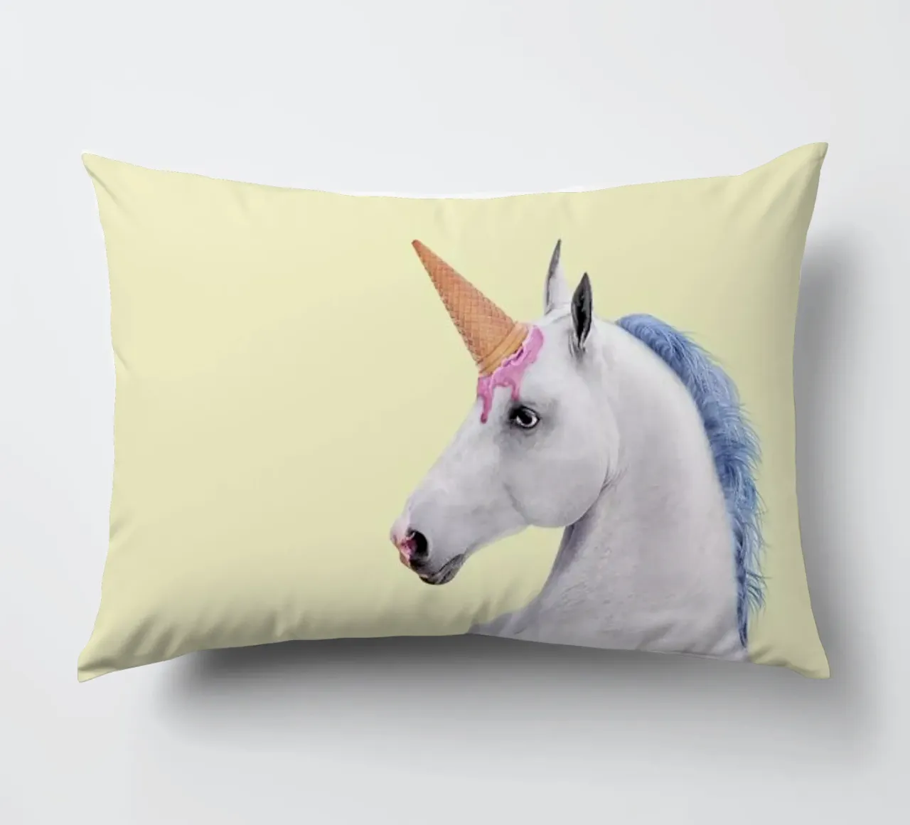 Ice Cream Unicorn cojín de Paul Fuentes Design